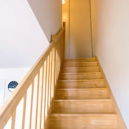 Superbe 3 Pieces Front De Apartamento