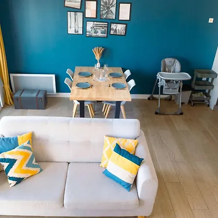 Superbe 3 Pieces Front De Apartamento